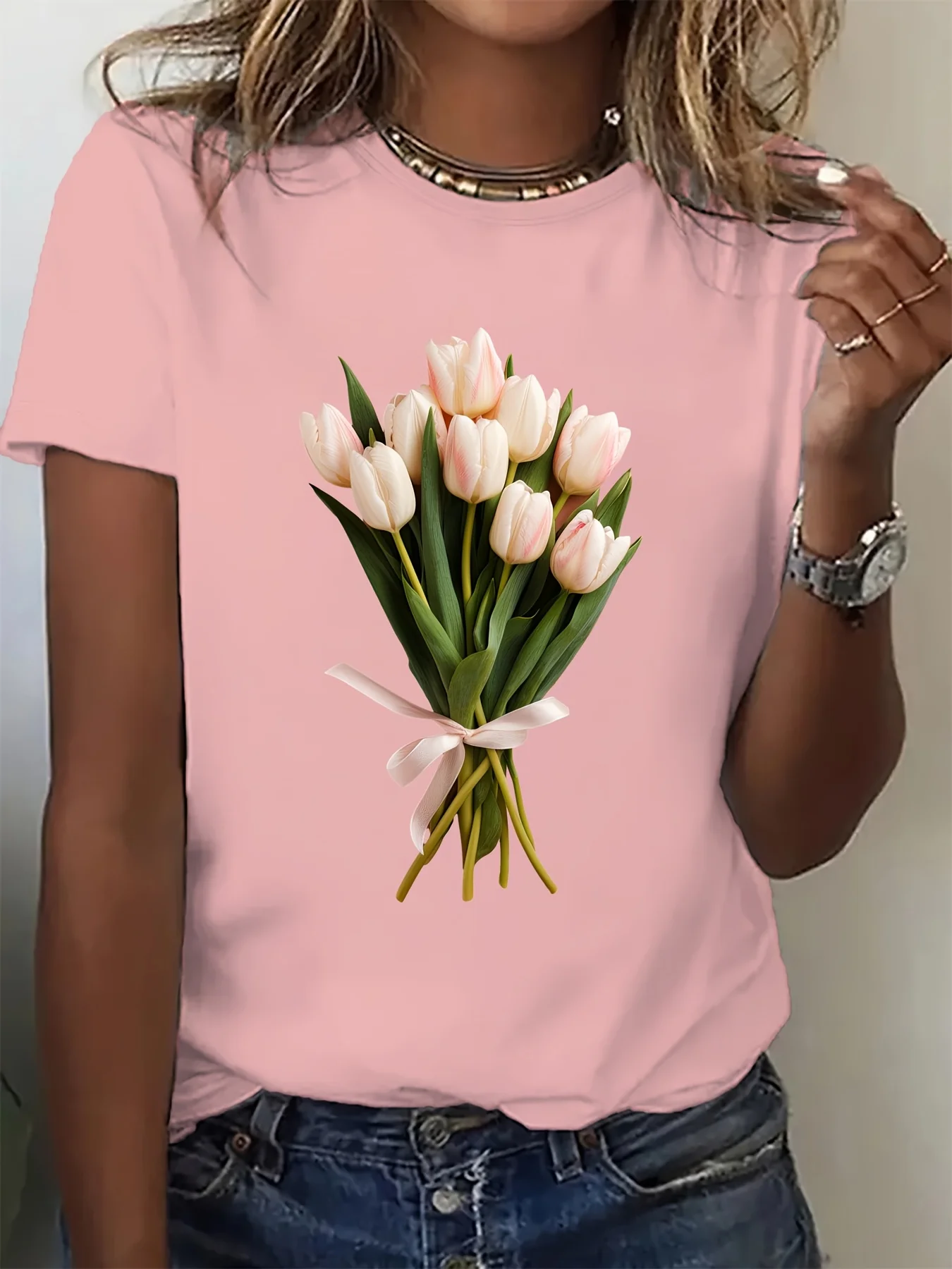 A Beautiful Bouquet of Tulips Women'S Stylish Casual Sporty Vibe Breathable Sweat-Absorbing Comfortable and Soft Printed T-Shirt