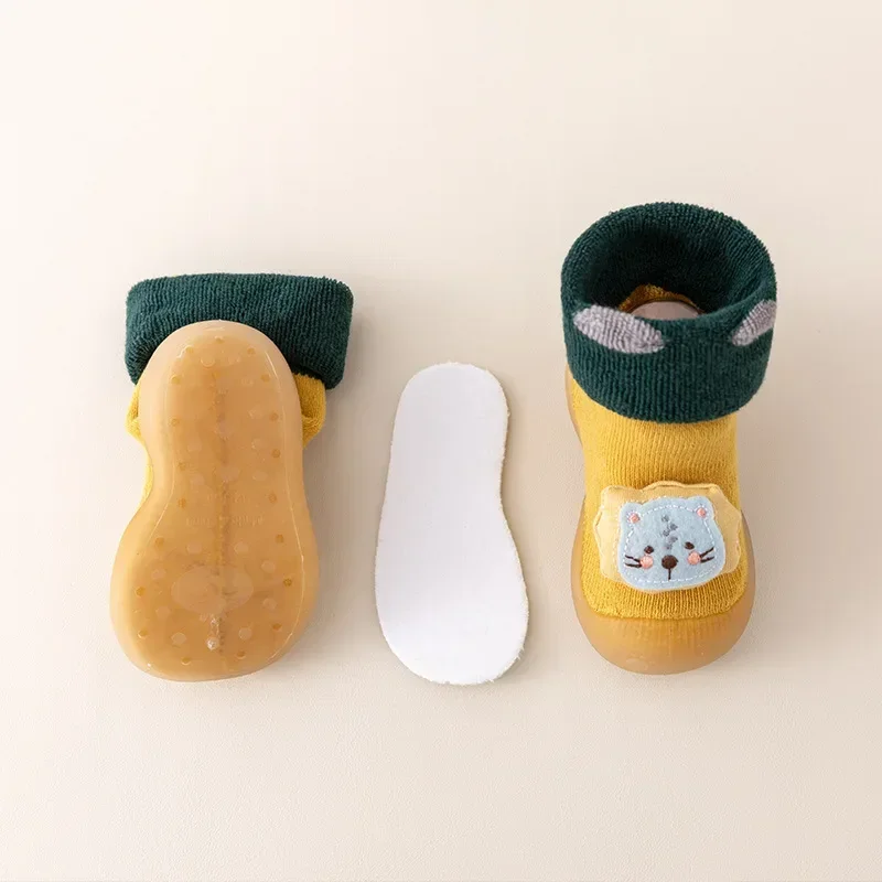 Novos sapatos da criança do bebê fundo macio indoor meias de chão das crianças sapatos e meias engrossados e quentes modelos de inverno