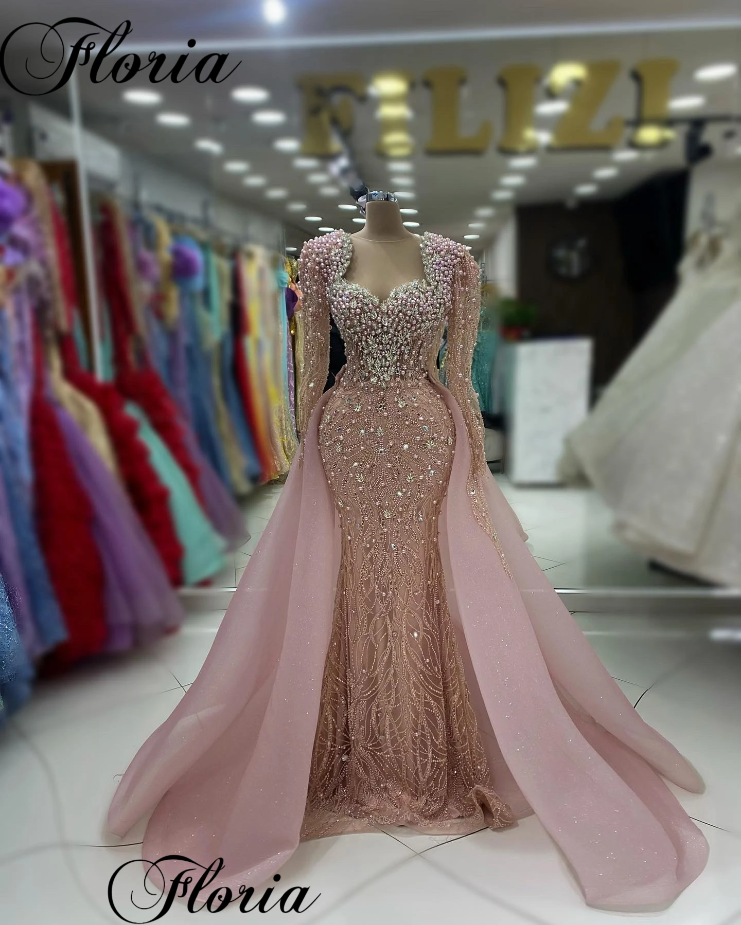 Blush Pink Beaded Evening Dresses With Detachable Train Long Sleeves Formal Occasion Dresses With Pearls Robes De Soirée Party