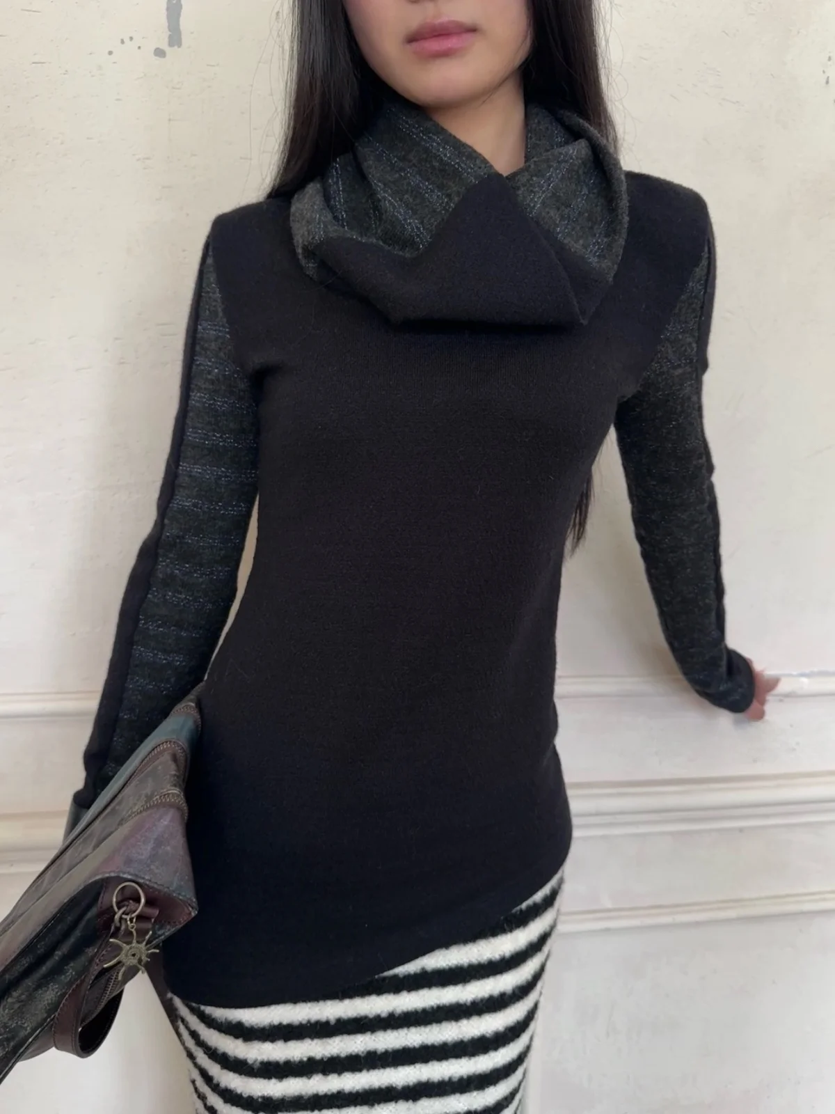 

Sunny Mixed Fiber Knitted Long Sleeve Striped Patchwork Sweater Soft V-Neck Citywalk Suitable Women's Fashion Winter Coat