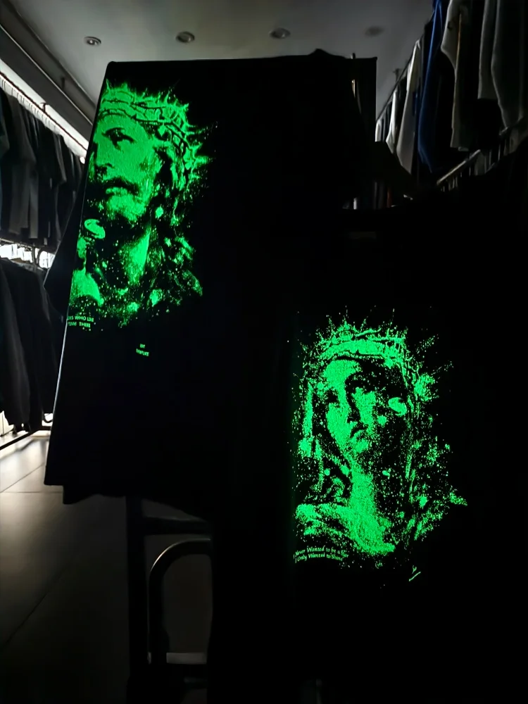 

Ретро футболка с принтом Saint Glow, мужская уличная модная свободная повседневная футболка в винтажном стиле граффити