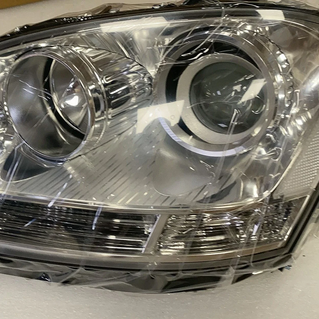 On Sale For Mercedes-Benz W164 ML280 ML320 ML350 Head Light 2009-2011 Year Chrome Housing Silver TYC