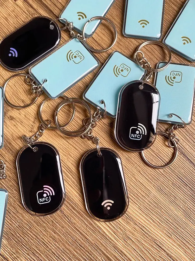 13.56MHz NFC213 Chip NFC Expoy Tap Keychains 144Bytes TAG Key ISO14443A RFID Keyfobs TokenNFC213  for Social Media Sharing