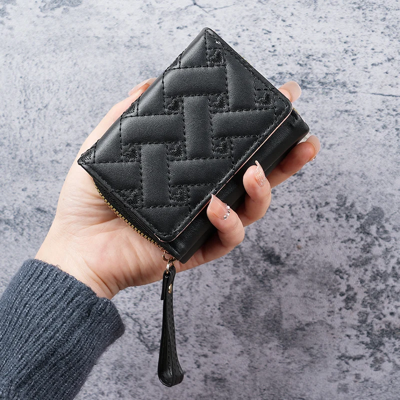 2026 LLuxury Three Fold Short Style Simple Embroidered Heart-shaped Women's PU Leather Wallet, Multi Slot Wallet Card Bag