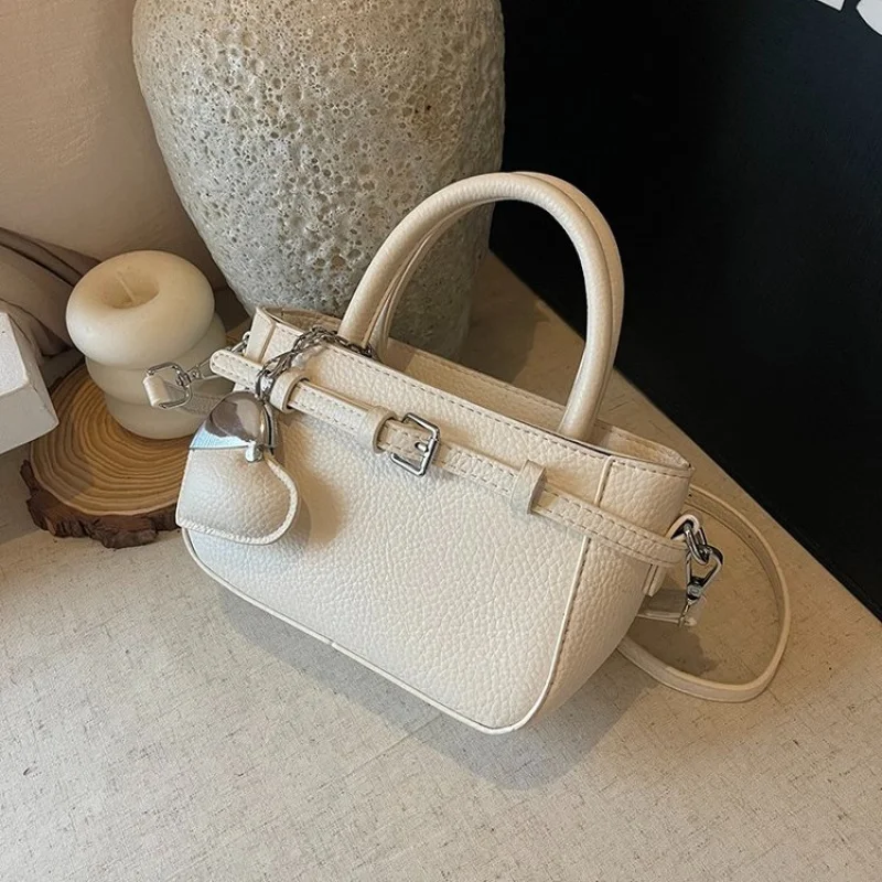 

Women's Messenger Bag Crafted From Peony-Patterned Leather Boasting Elegant High-End Lasting Spacious Soft Modern Style​