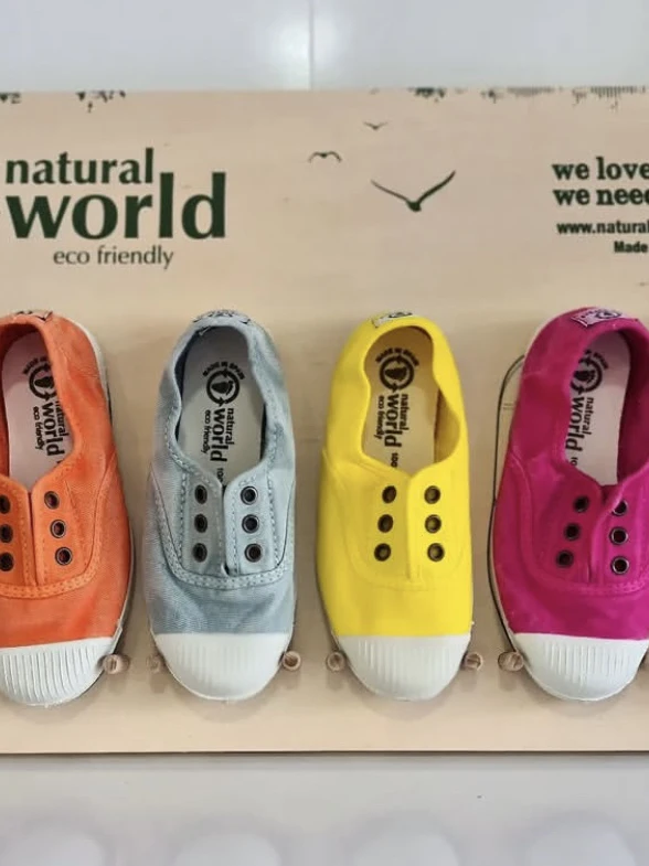 

Retro Colored Canvas Slip-On Casual oes for Women Low Cut round Toe Rubber Outsole l World Parent-Child Design