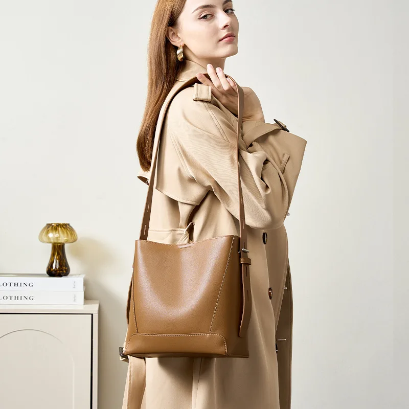   Split Leather Stitching Minimalist Tote Bag Black Large Capacity Daily Use 2026 Spring