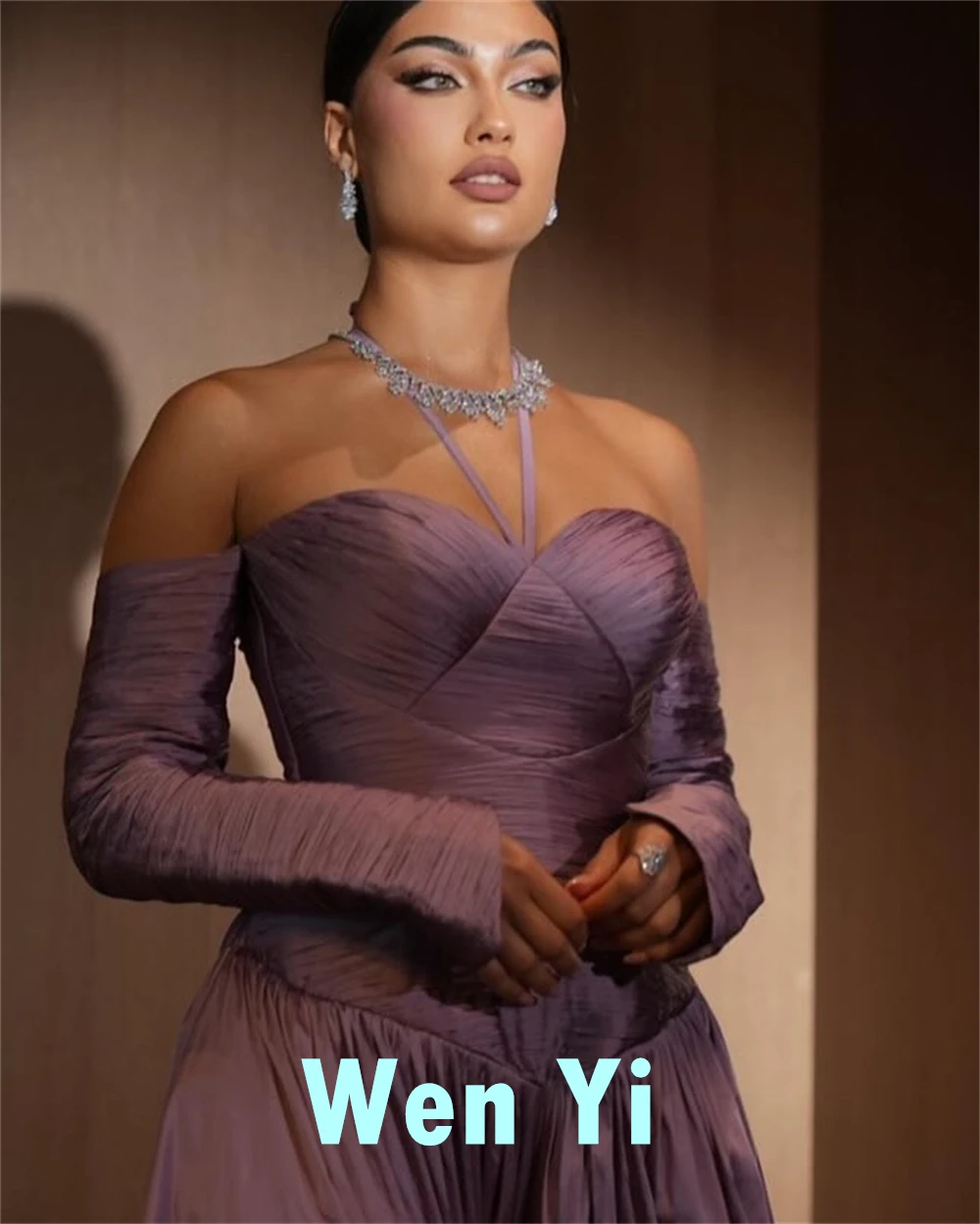 Maßgeschneiderte zarte lila Satin-Abendkleider, hochwertige herzförmige Heimkehrkleider, abnehmbare Ärmel, Partykleider