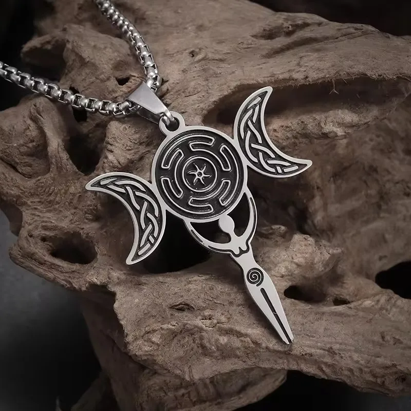 Stainless Steel Moon God Hecate Triple Moon Pendant Necklace for Men Women Greek Mythology Witchcraft Spiritpower Amulet Jewelry