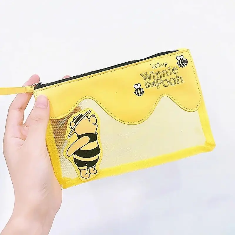 ซีรีส์ดิสนีย์น่ารัก Winnie the Pooh รูปแบบการ์ตูนสร้างสรรค์ใหม่กระเป๋าแต่งหน้าตาข่ายแบบพกพาความจุขนาดใหญ่ที่เรียบง่ายและทันสมัย