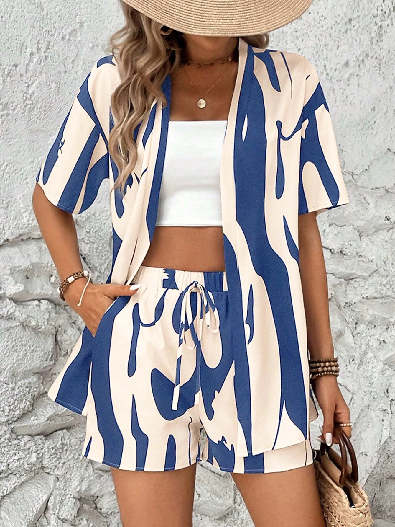 

Summer New Fashion Ladies Casual Holiday Style Print Top Shorts Two-Piece Set Polyester Fiber Short Ensemble Female Clothing Set