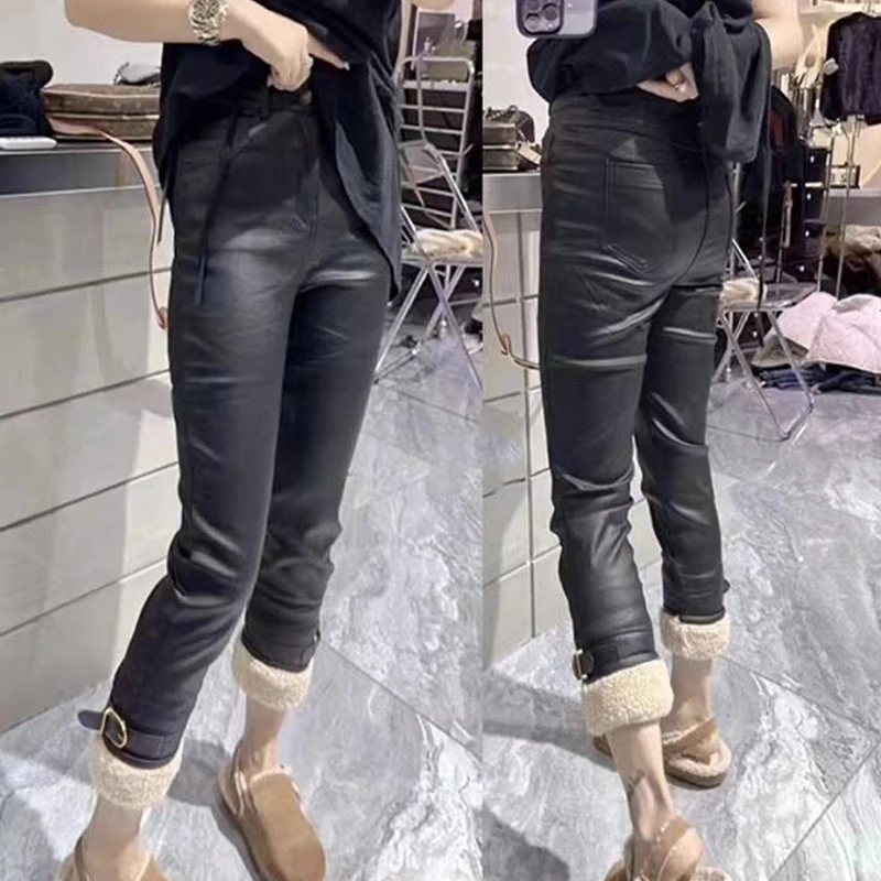 

Осенне-зимние новые модные бархатные кожаные брюки, женские кожаные брюки с пряжкой на ремне и бархатным покрытием