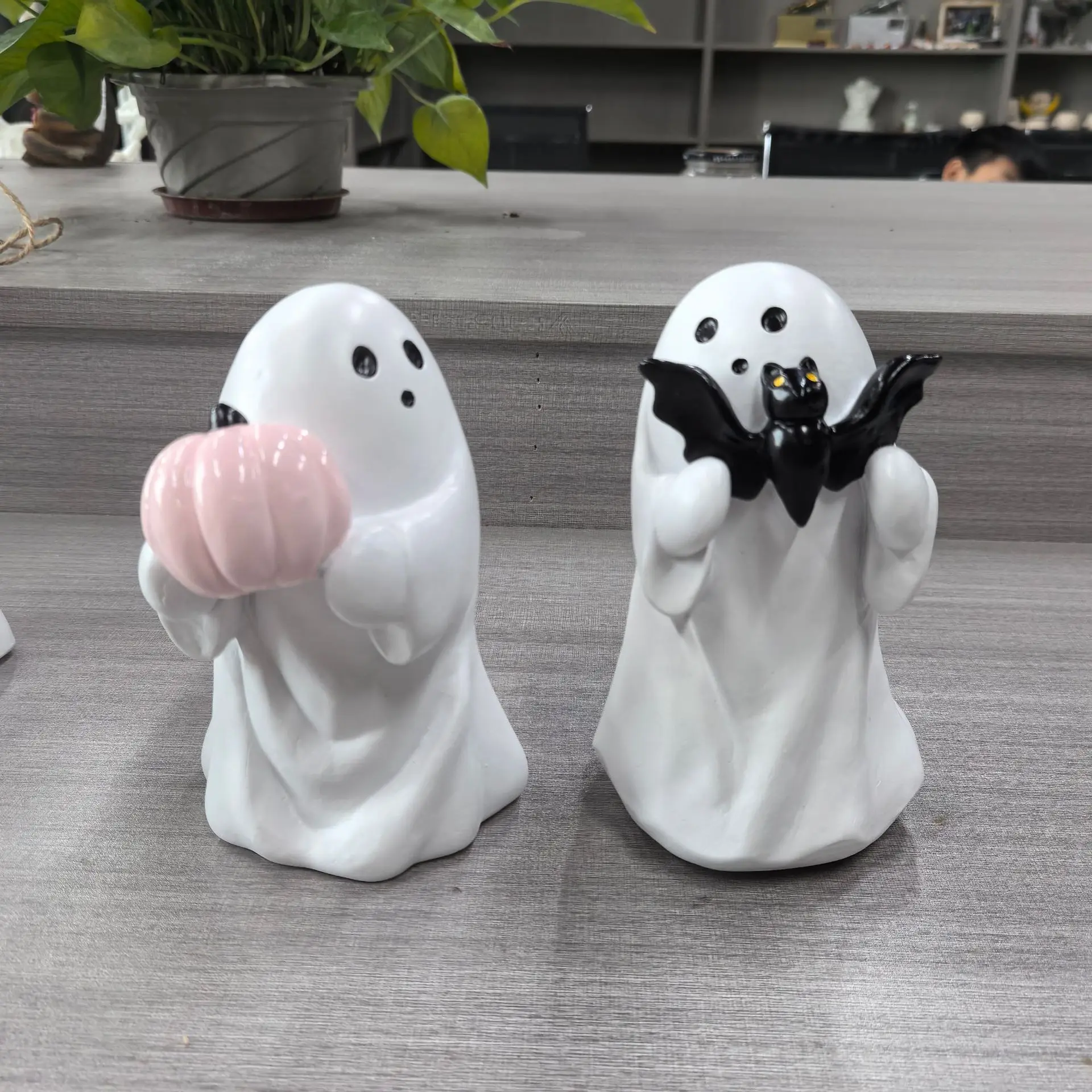 New 2024 Creative Ghost Ornament Halloween Scene Party Decoration Resin Craftsmanship Home Desktop Ornament