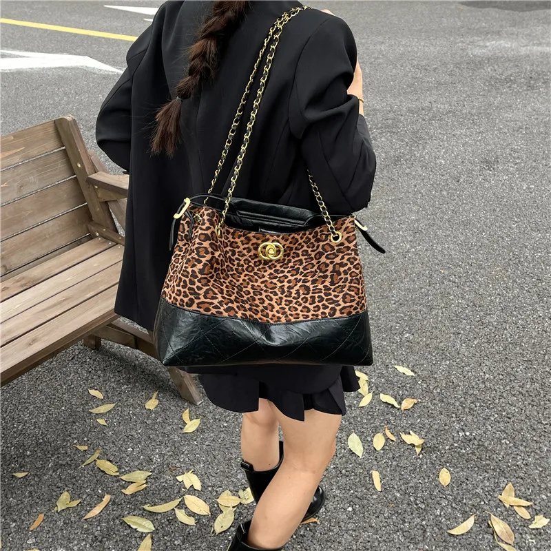 

Просторная большая сумка 2024, роскошная женская сумка через плечо, шикарная квадратная сумка через плечо, пригородная сумка «день-ночь», текстурированная сумка на ремне