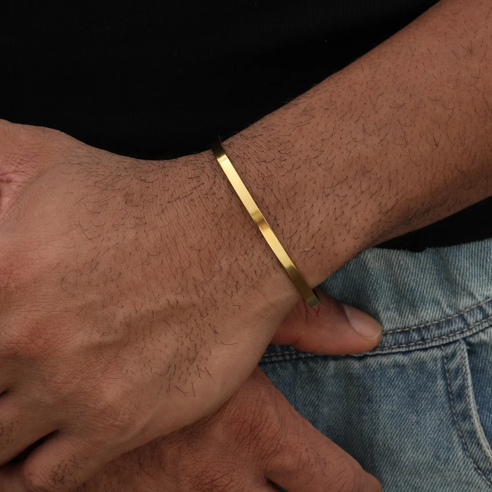 4mm Einfaches Goldfarbenes Armband für Männer, Edelstahl-Armreif, Modeschmuck, Trend-Accessoires – Detail 1