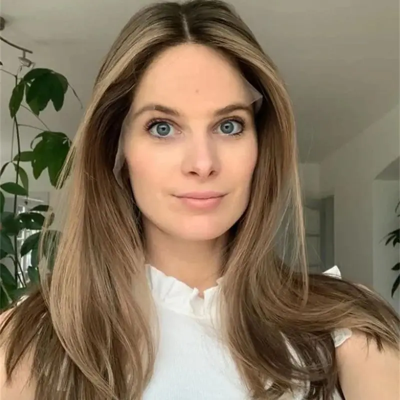 Peruka syntetyczna typu bob, miękka, prosta, ombre, miodowy brąz, blond balayage, z siatką HD lace front, naturalna linia włosów, wstępnie wyregulowana.