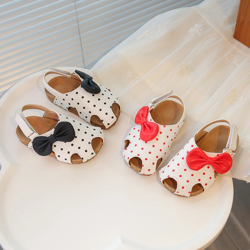 

Summer Non-slip Soft Sole Sandals for Girls Lightweight Beach Sandals for Little Kids Breathable Wide Toe Box School Sandals
