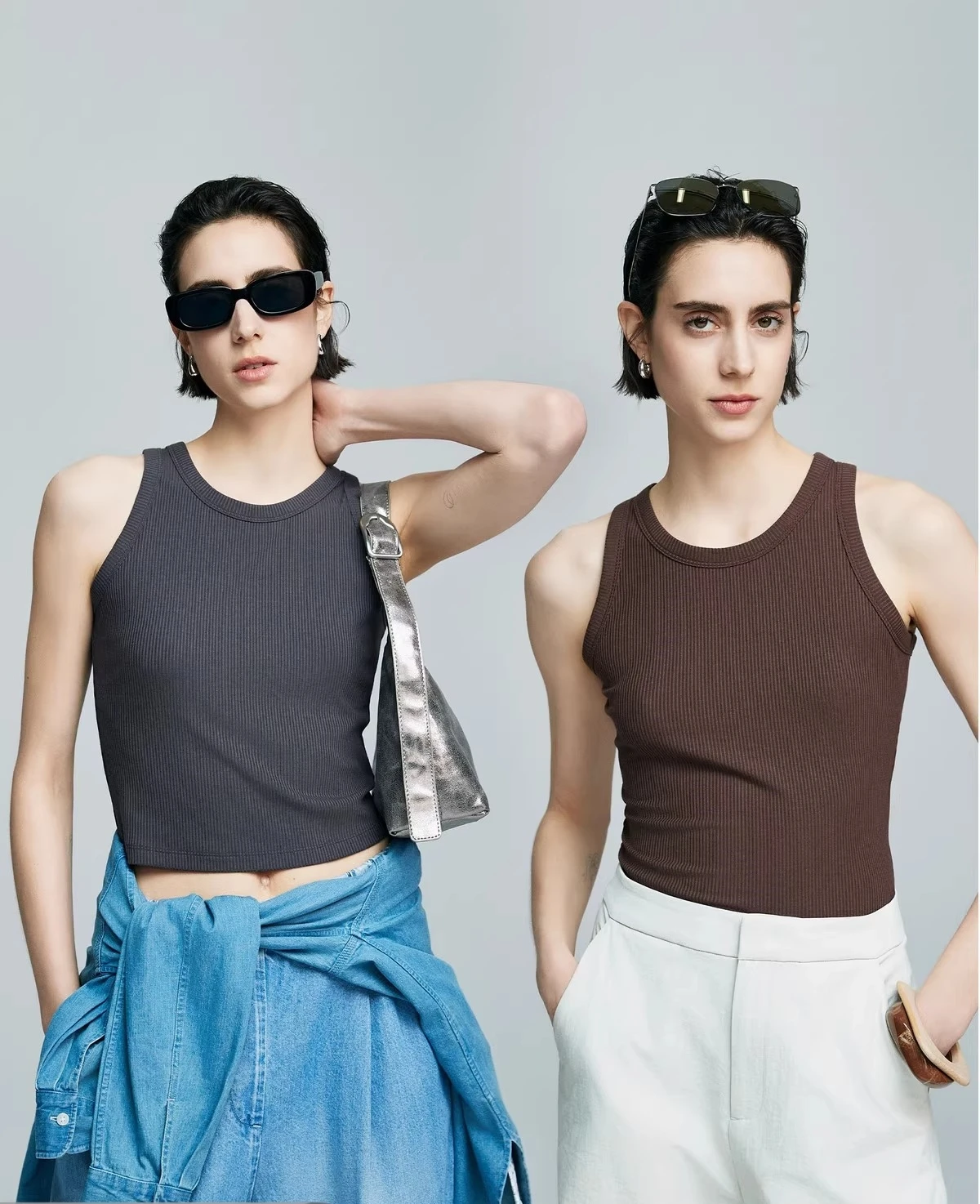 

A versatile bean style pitted texture vest female Spring/Summer 2025 Round collar Beautiful back Wear a T-shirt as the base laye