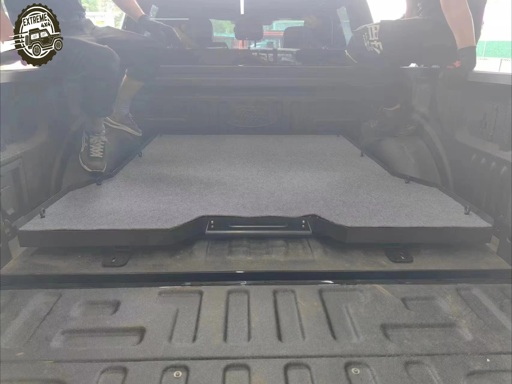

Universal Stainless Steel Pickup Truck Bed Sliding Tray Cargo Drawer Truck Bed Tray Accessory