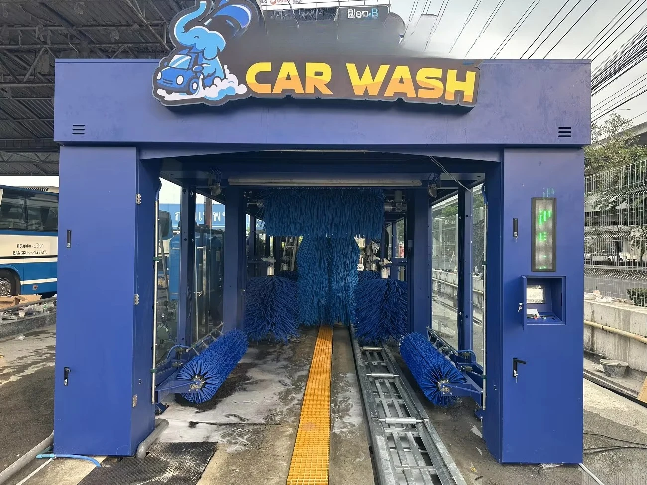 Variable Speed Automatic Car Wash System Customizable Tunnel Car Wash With Adjustable Conveyor Belt For Gentle Or Express Wash
