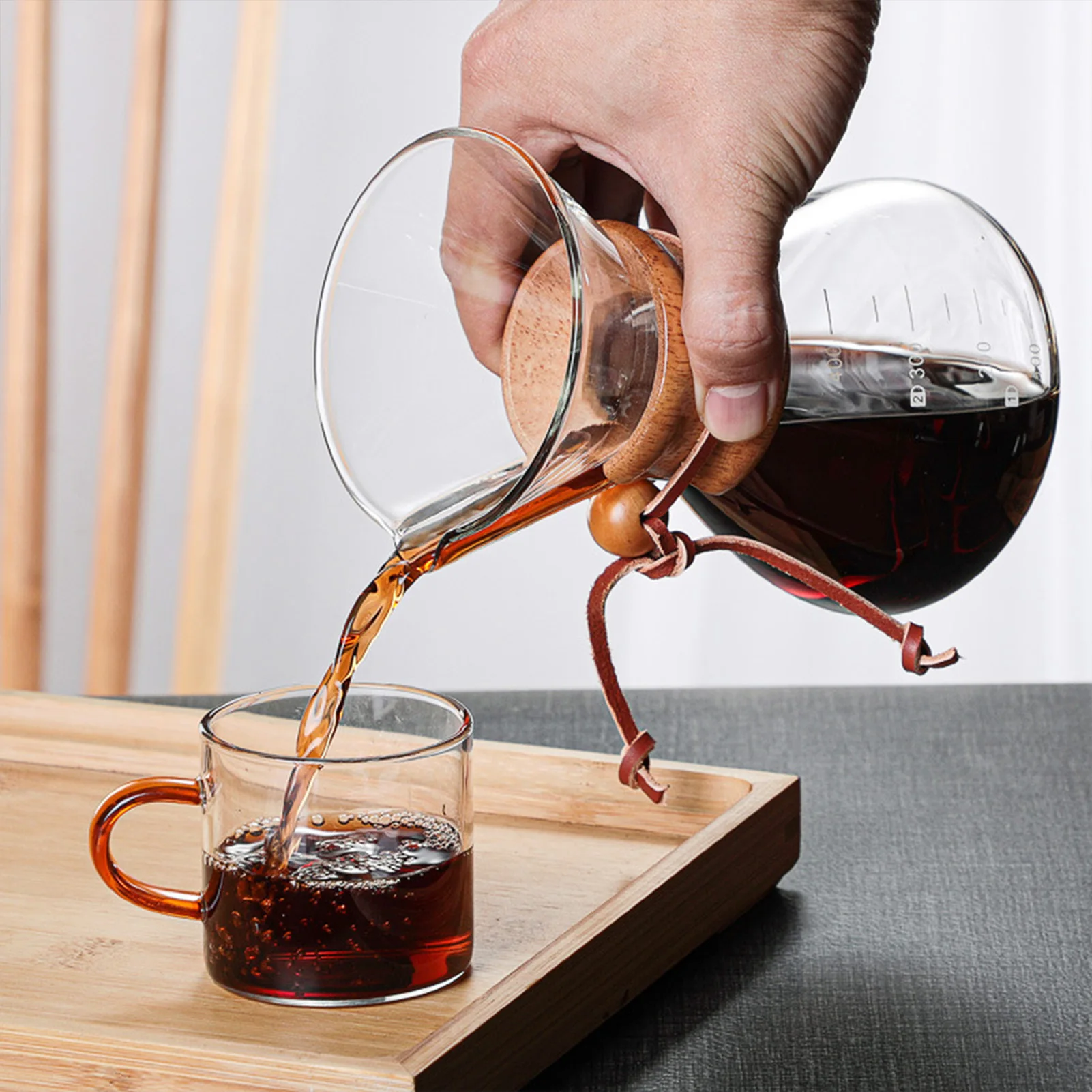 Classic Heat Resistant Glass Coffee Pot Glass Pour Over Coffee Maker with Wood Handle Borosilicate Glass Hand-Brew Coffee