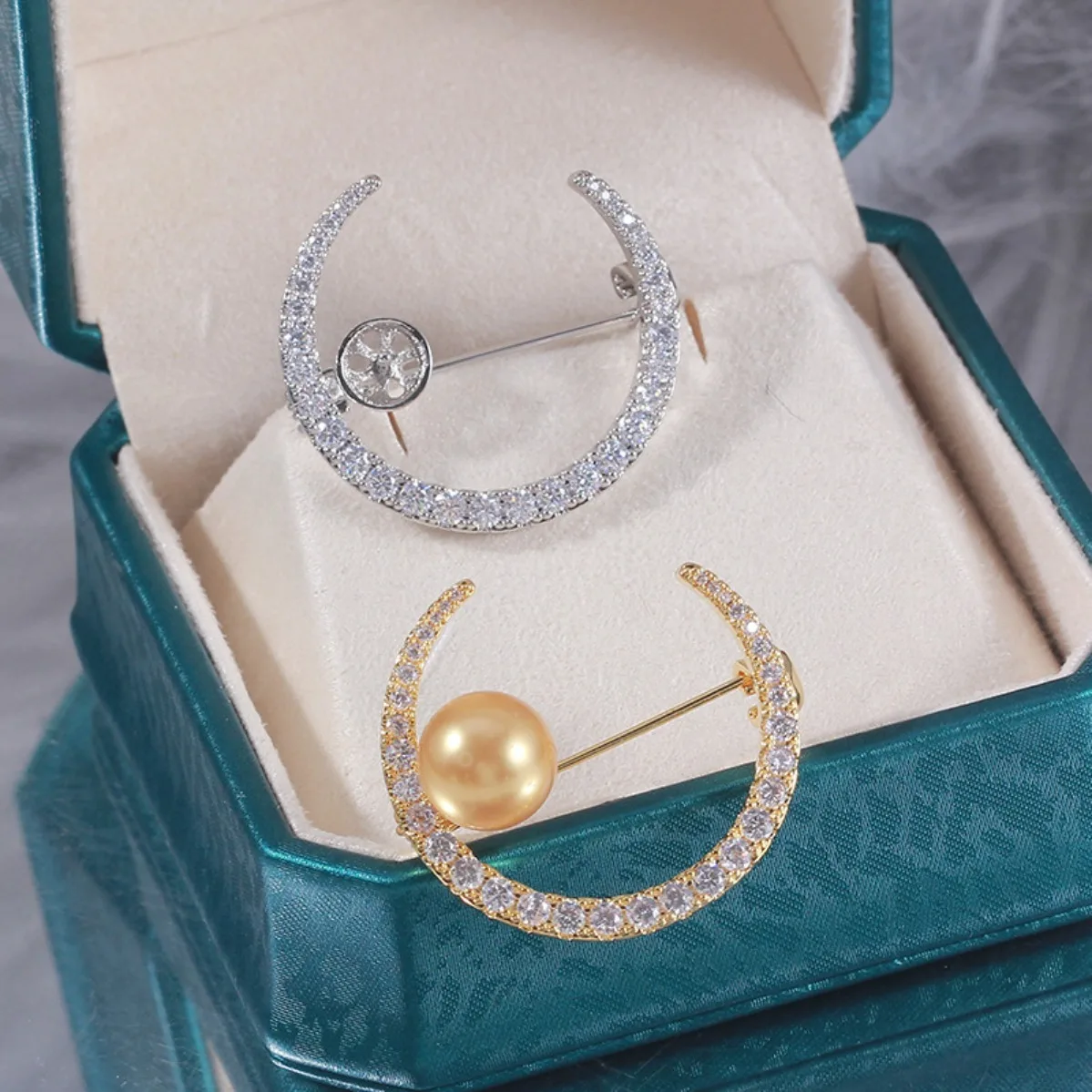 Brass Gold Plated Moon Brooch Blank, Zircon Pin, Versatile Unique Elegant Women DIY Pearl Corsage Accessory