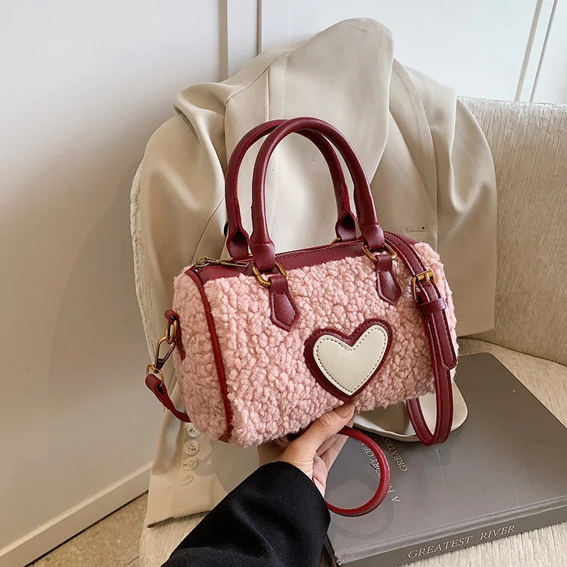 Versão coreana bonito meninas bolsa outono e inverno novo sentido sênior boston bolsa feminina imitação de lã de cordeiro ombro crossbody saco