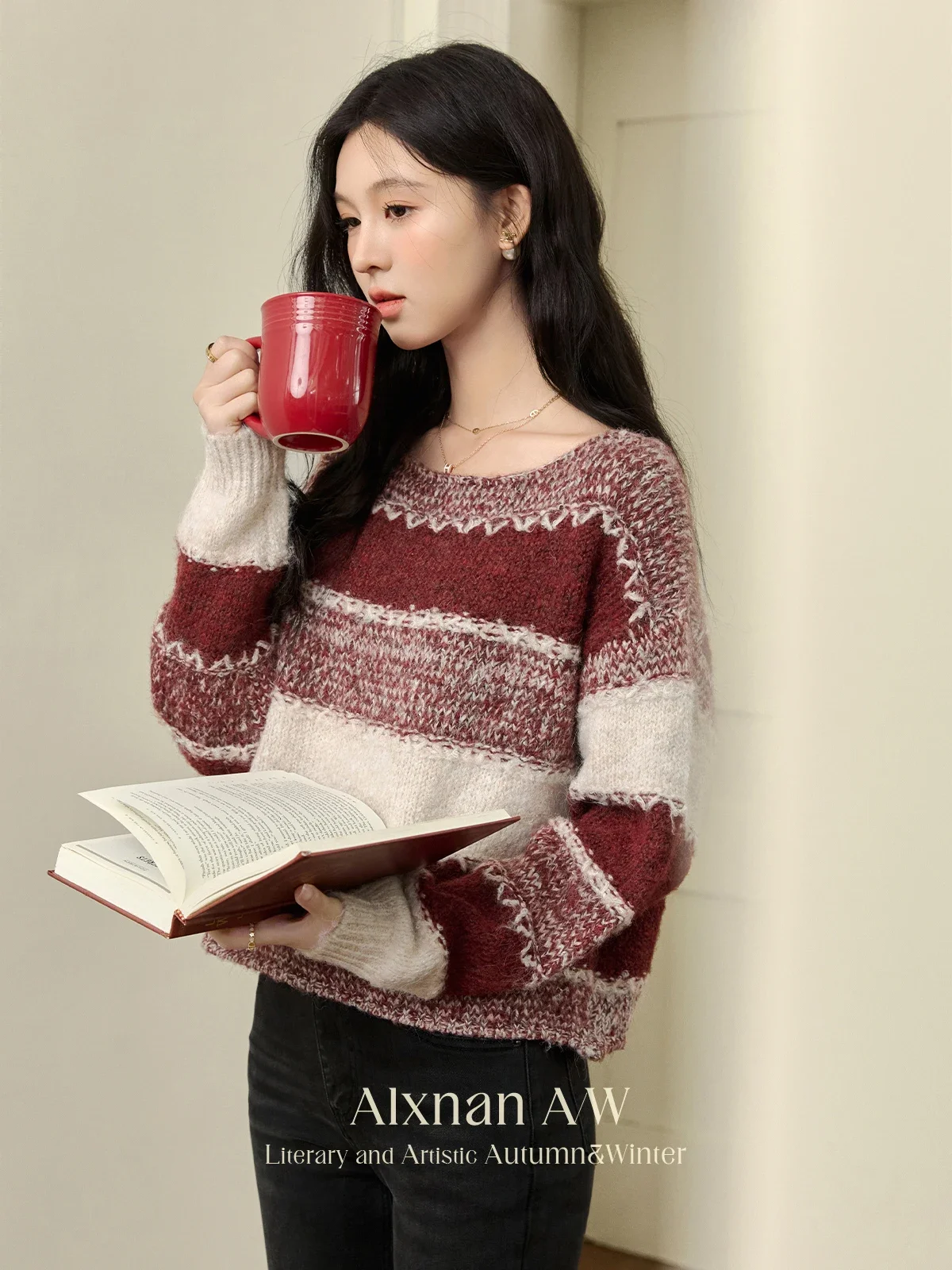 

ALXNAN Women's Atmospheric Striped Sweater Gentle Sweet Round Collar Warm Soft Long Sleeve 2024 Autumn Winter Knit Jumper L50927