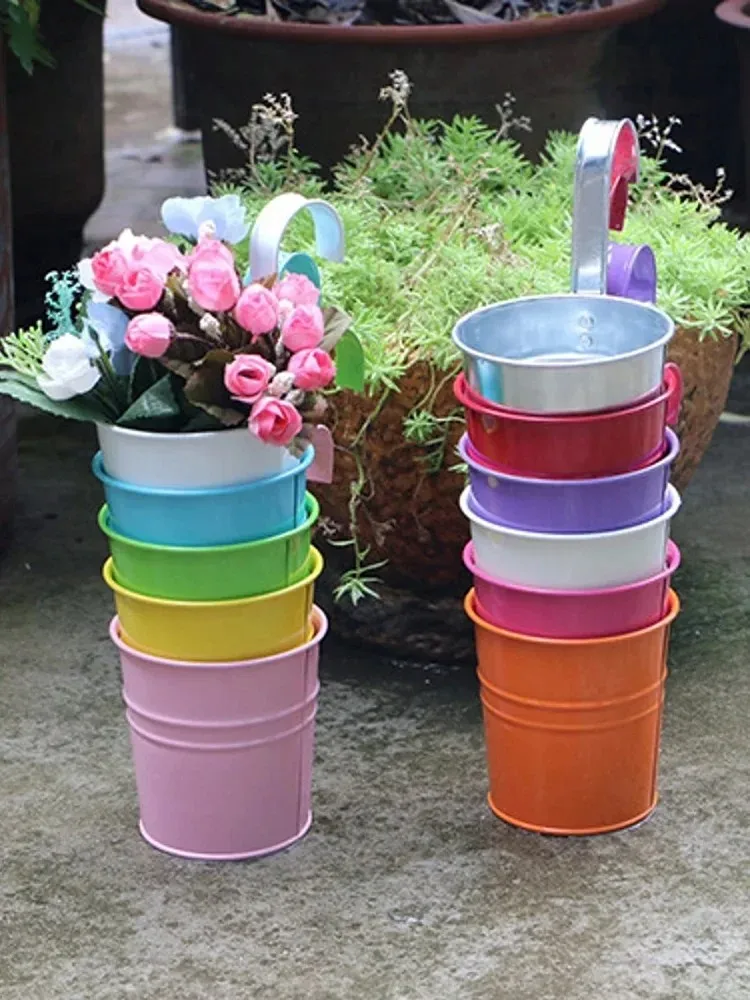 random color small hanging planter wall mounted plastic flower pot for balcony garden indoor outdoor hanging basket decor