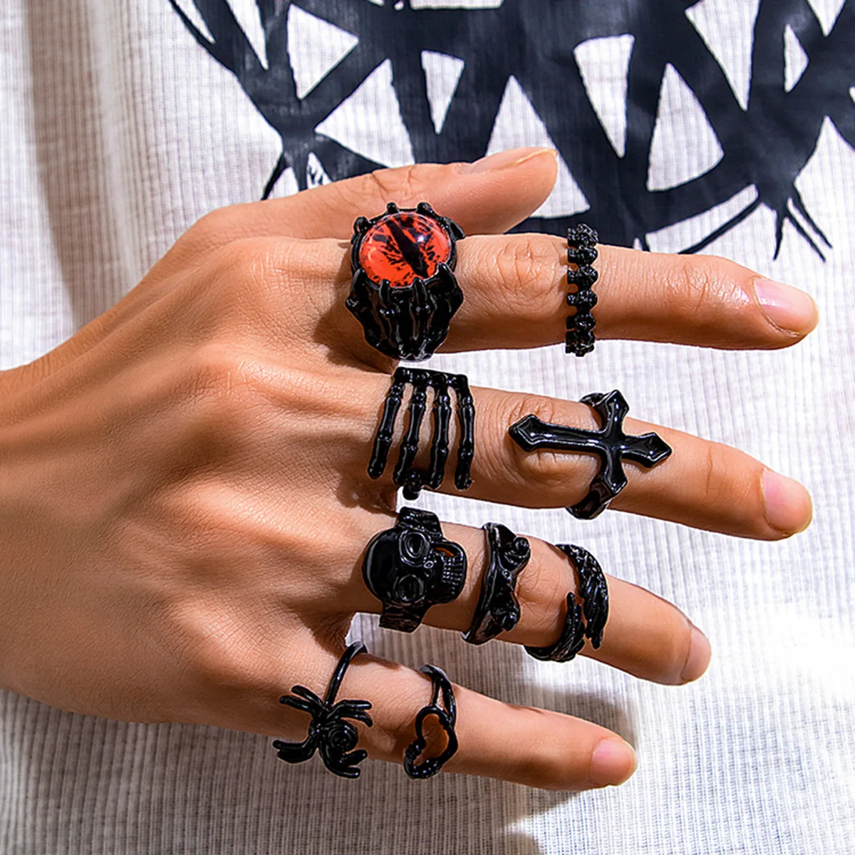 9Pcs/Set Goth Black Devil Eye Skull Spider Palm Rings for Women Vintage Cross Jesus Love Heart Rings Halloween Jewelry Gift New