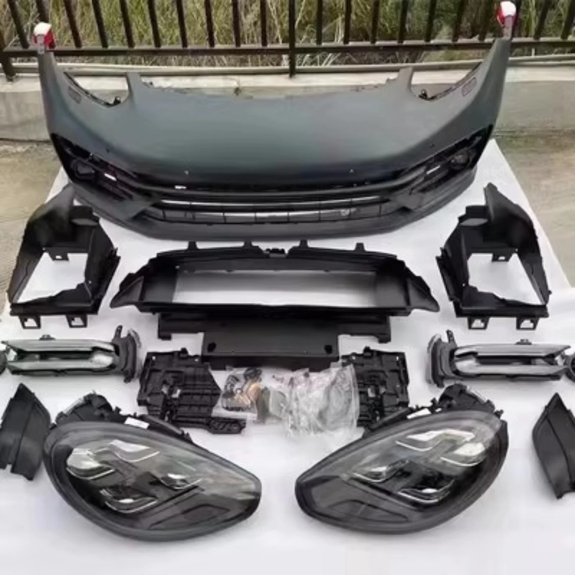 Nowy styl Body Kit do Porsche Panamera 970 971 z uziemionym przednim zderzakiem Deluxe Matrix montaż reflektorów akcesoria samochodowe