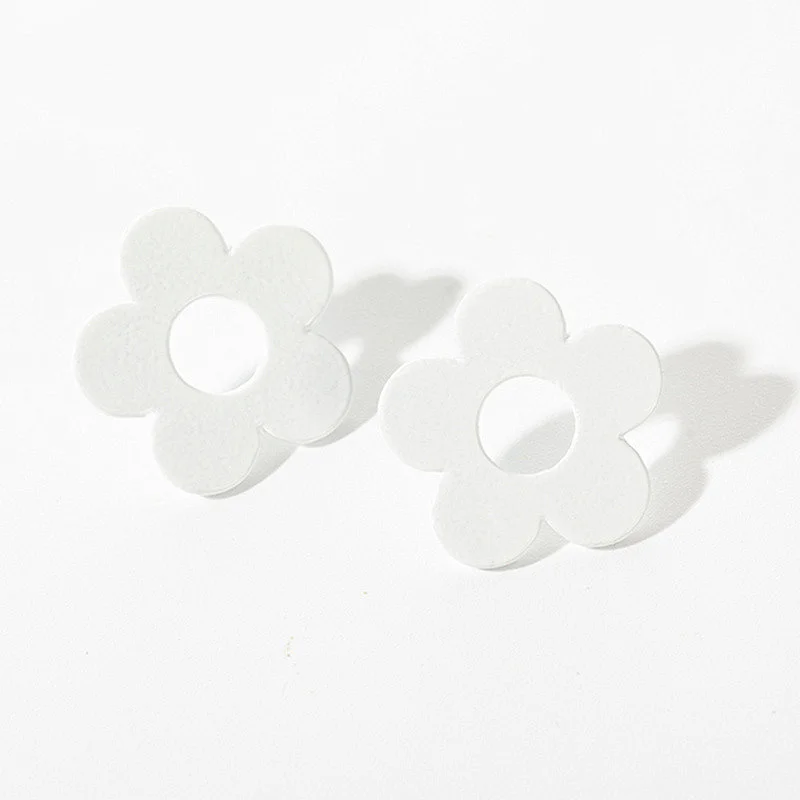 White Flower Earrings Small Flower Stud Earrings For Women Party Club Accessories Ear Stud Earrings Fashion Jewelry