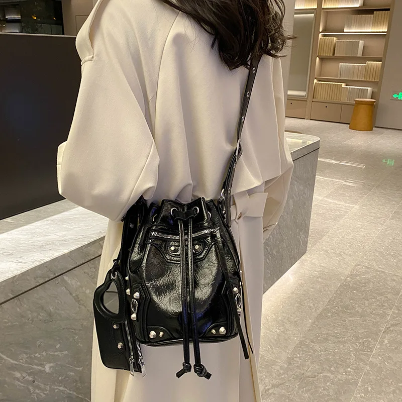 

New Arrival Women's Bucket Bag, Heavy-Duty Rivet Motorcycle Style Crossbody/Shoulder Bag with Drawstring, Trendy Fashion Handbag