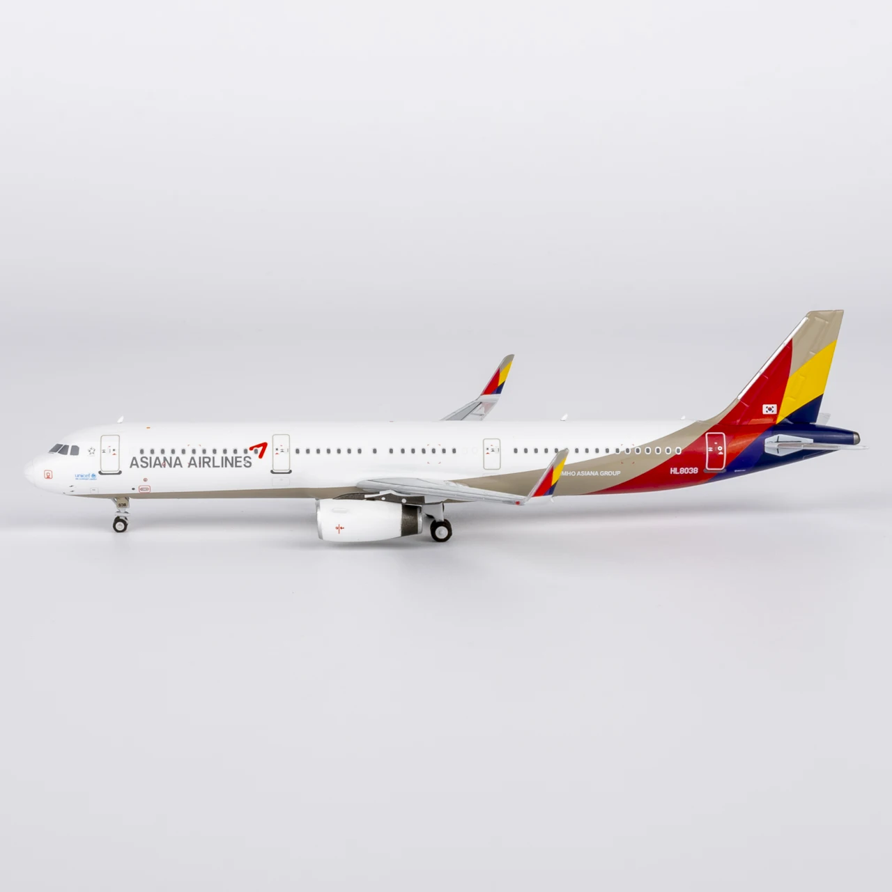 13126 Alloy Collectible Plane Gift NG Model 1:400 Asiana Airlines 