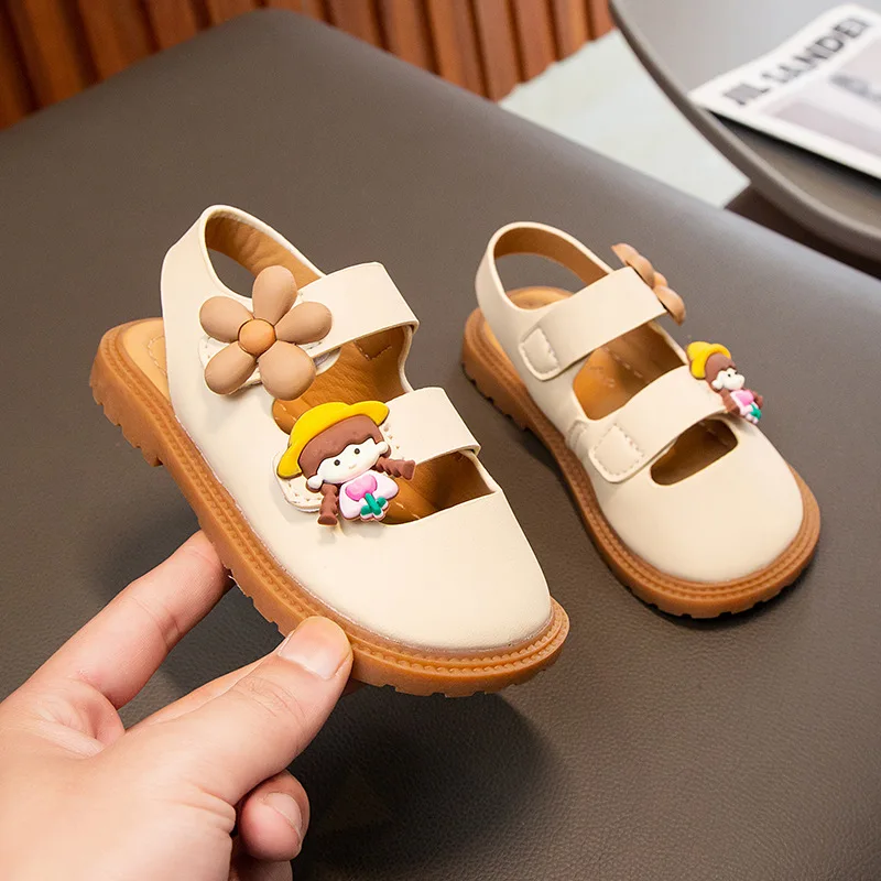 Girls Sandals Spring Summer Closed Toe Princess Shoes Flower Sweet Kids Leather Shoes Comfortable Flat Sandals Solid Girls Shoes