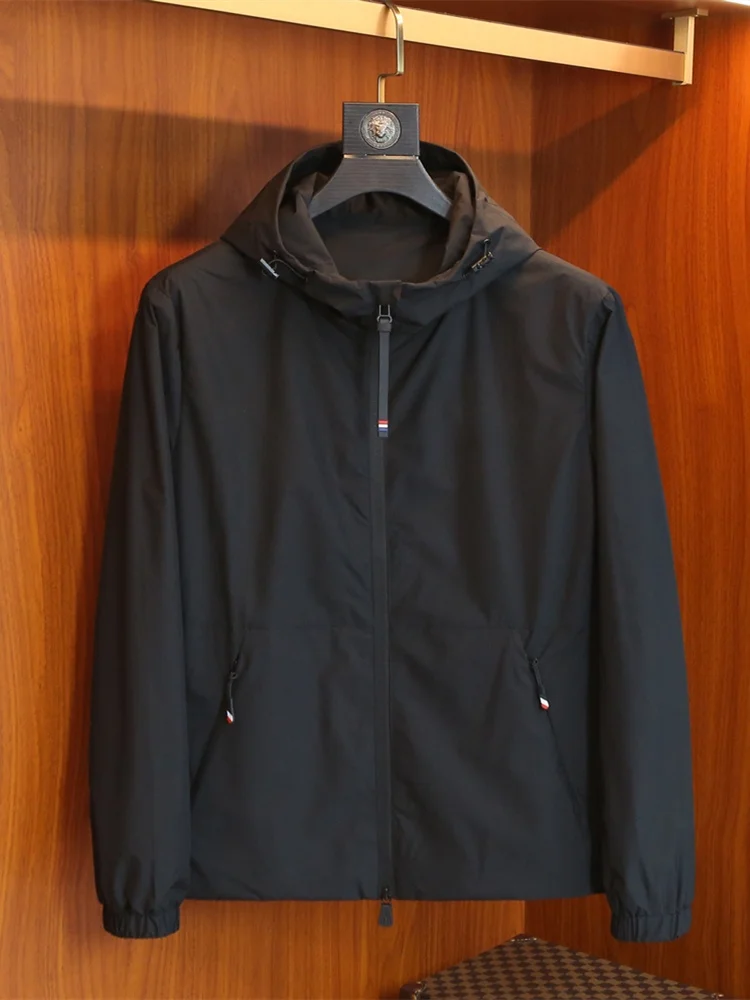 

Весенняя тонкая мужская куртка европейского модного бренда, однотонная, повседневная, приталенная, с капюшоном, дышащая, из полиэстера