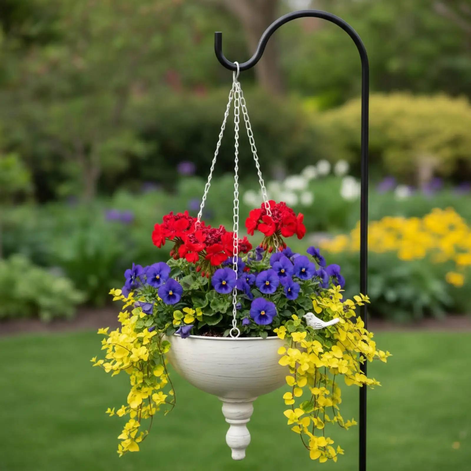 Sturdy Iron Vintage Hanging Basket Decorative Hanging Planter for Balcony Garden Indoor Outdoor
