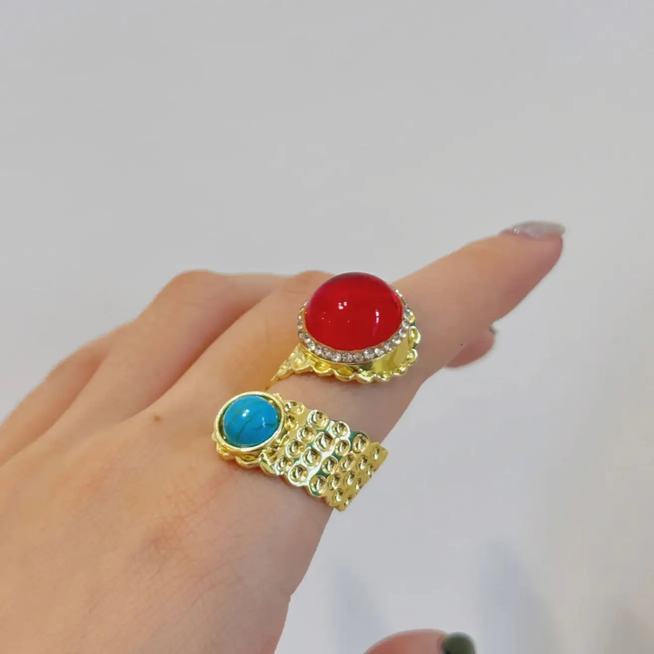 

YEEVAA Turquoise Stone Red Resin Adjustable Ring Healing Gemstone Bronze Plated Double-headed Handmade Jewelry