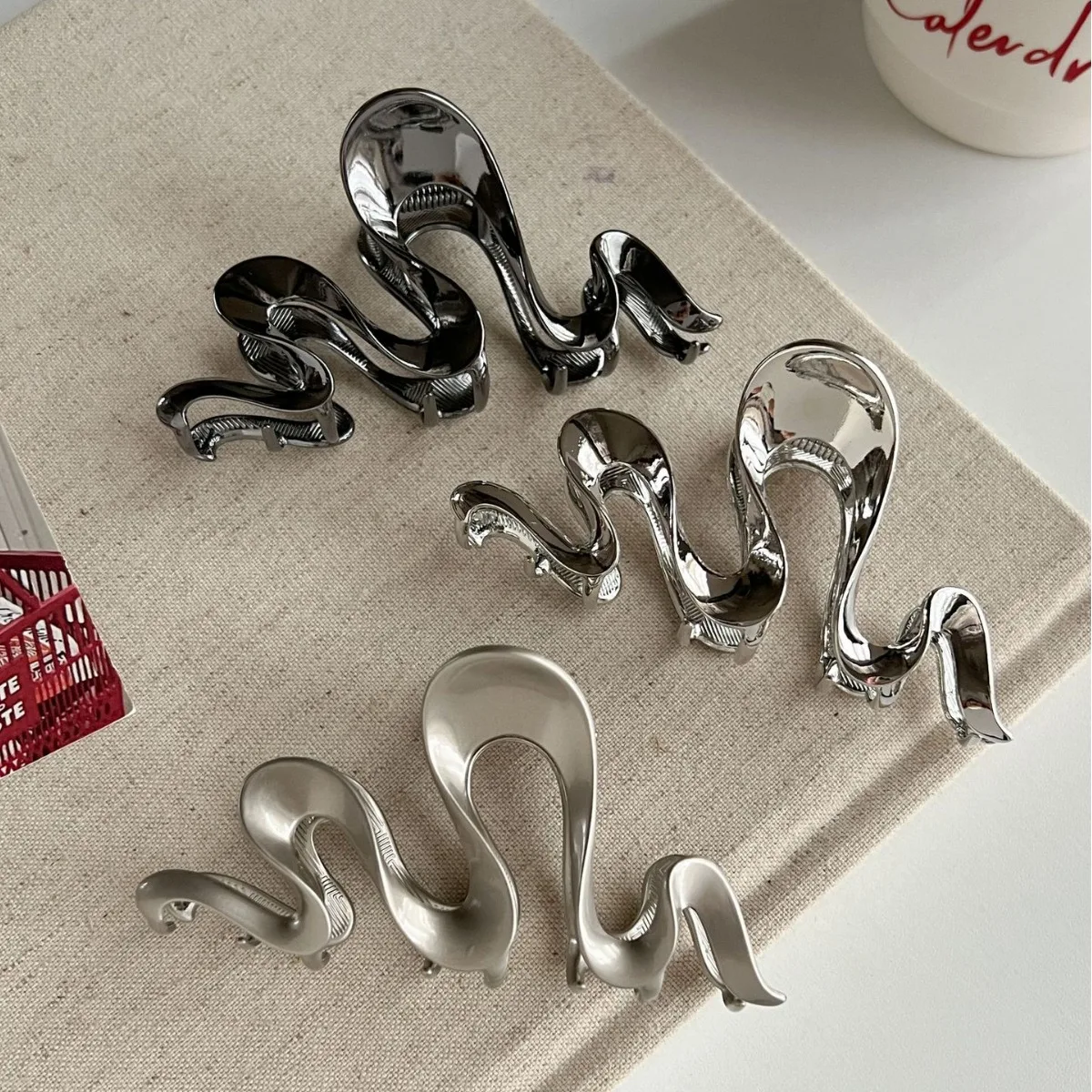 Medium Metal Shark Hair Clip Sweet Cool Silver Premium Updo Back Head Claw for Women Daily Sturdy