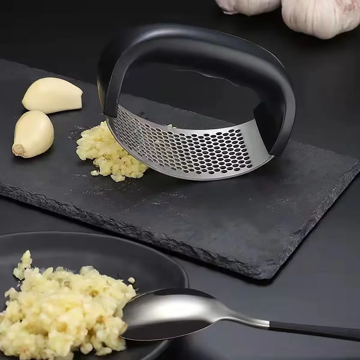 

Stainless Steel Garlic Press Manual Garlic Mincer Chopping Garlic Tools Curve Fruit Vegetable Cooking Kitchen Gadgets Tools