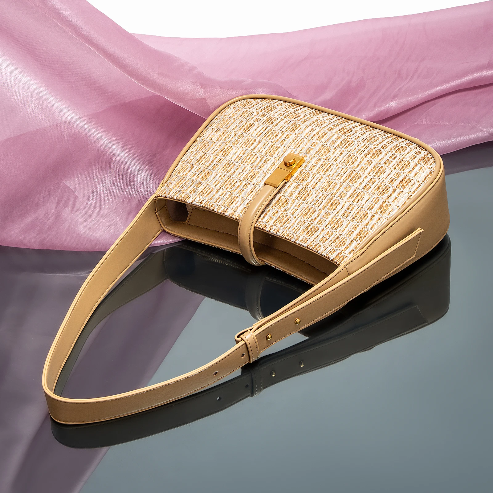 Tas Bahu Wanita Bergaya Motif Alfabet Desain Huruf Trendi Selempang Tali Dapat Disesuaikan Kantong Luas