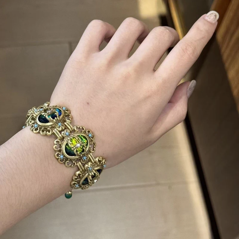 

Vintage Hollow Opal Bracelet Colorful Rhinestone Decoration Jewelry Luxury Anniversary Choice Gifts Classic Style 2026 New Trend