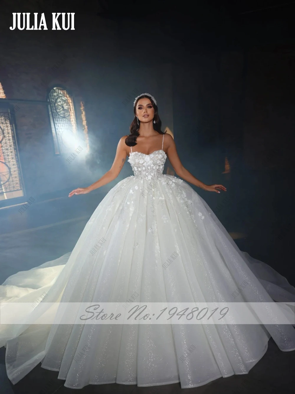 Julia Kui Gorgeous Ball Gown Wedding Dresses With Glitter Skirt Sleeveless With Spaghetti Straps 3D Flowers