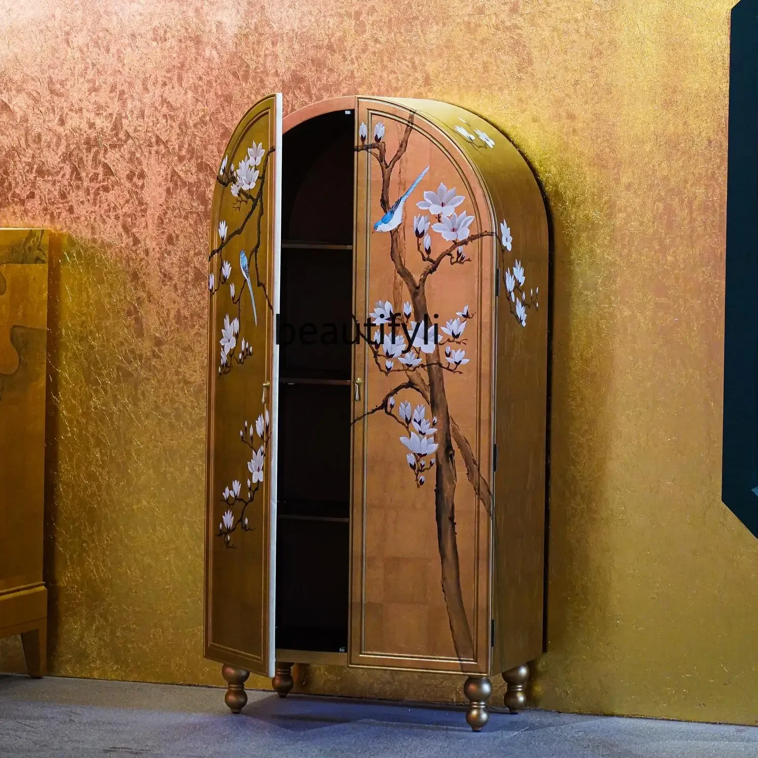 

New Chinese style painted gold foil partition cabinet curved entrance cabinet