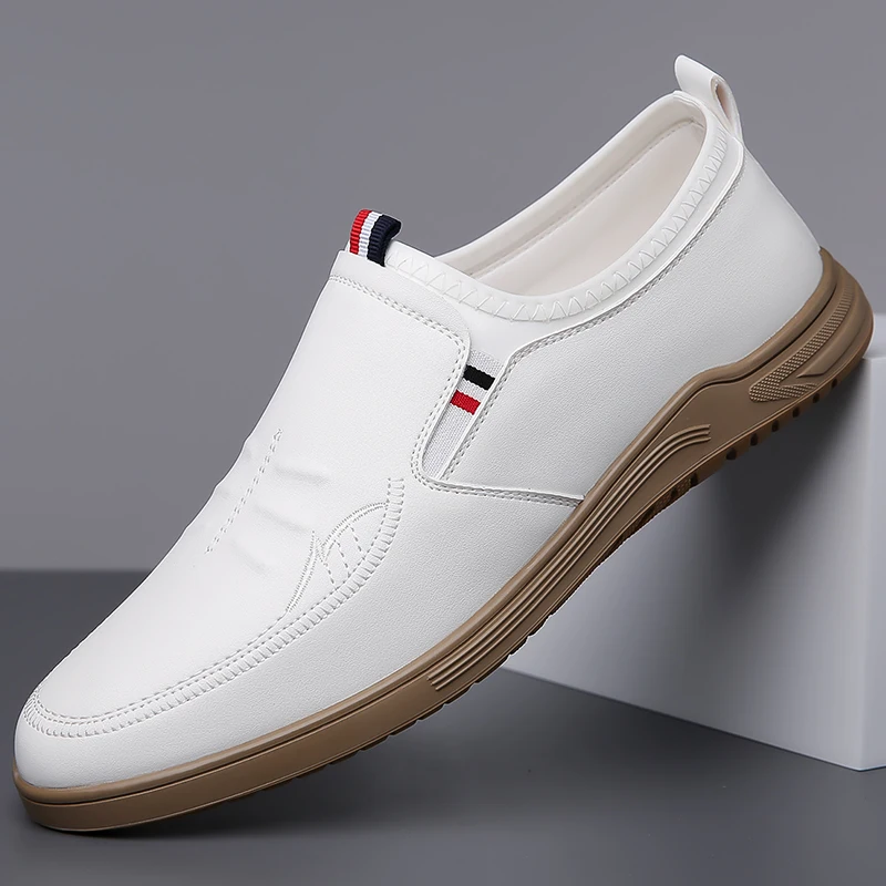 

High quality trendy British business casual driving shoes with breathable sleeves and low top for men