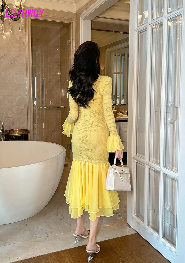 2023 Autumn and Winter New Women\'s Fashion French Square Neck Flare Sleeve Slim Fit Wrap Hip Knitted Fishtail Dress
