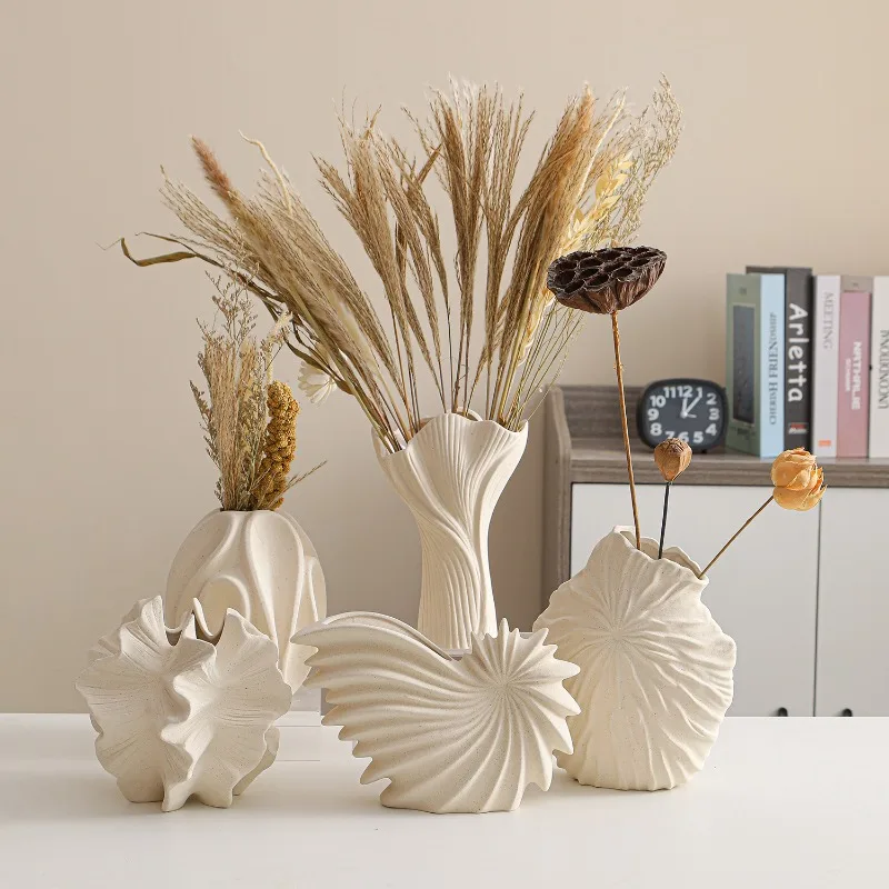 Matte White Fashion Plain Fired Irregular Wrinkled Vase Abstract Crafts Ceramic Flowerpot Desktop Decoration Ceramic Flower Vase