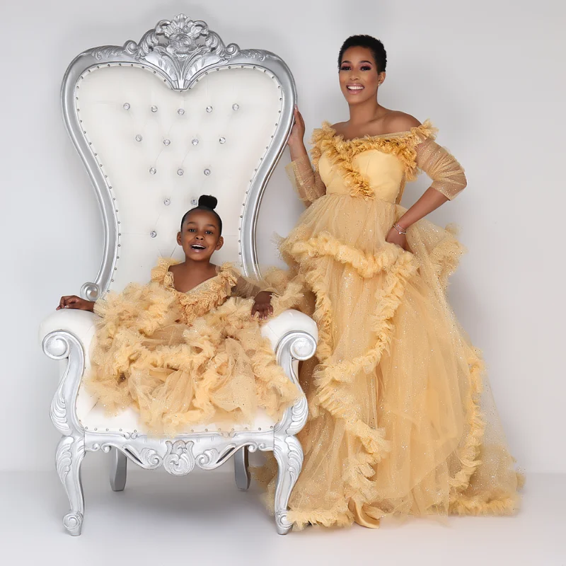 

Evening Dress Mom And Daugther Tulle Party Dresses Extra Puffy Asymmetrical Neck Long Sleeve Mother Kids Dress for Photo Shoot