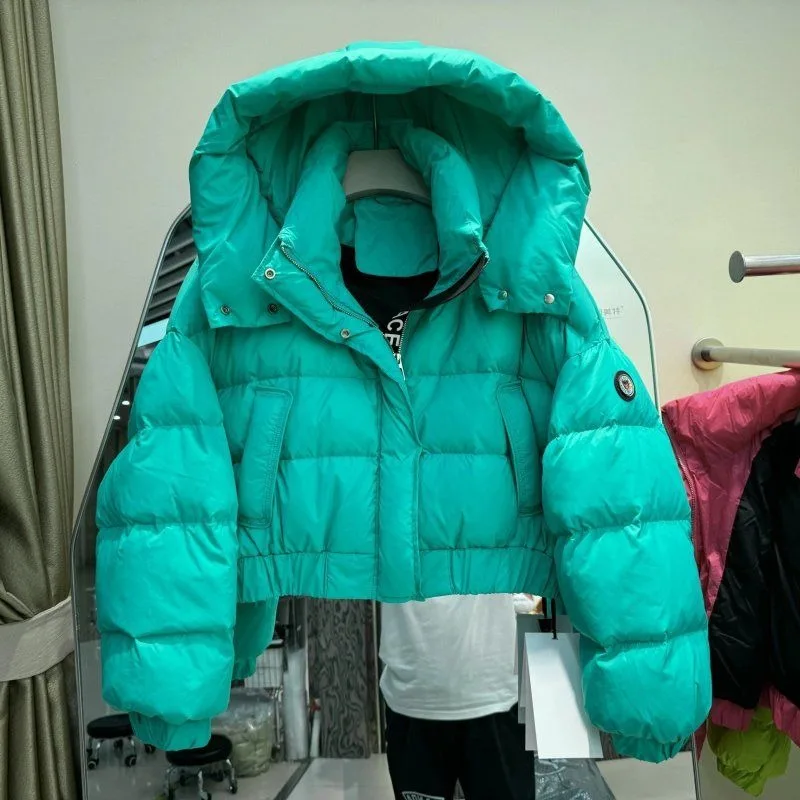 Kurze einfarbige Daunenjacke für Damen, Winter, neuer High-End-Außenstil, warme weiße Entendaunen, lose Jacke, trendige Marke für Studenten