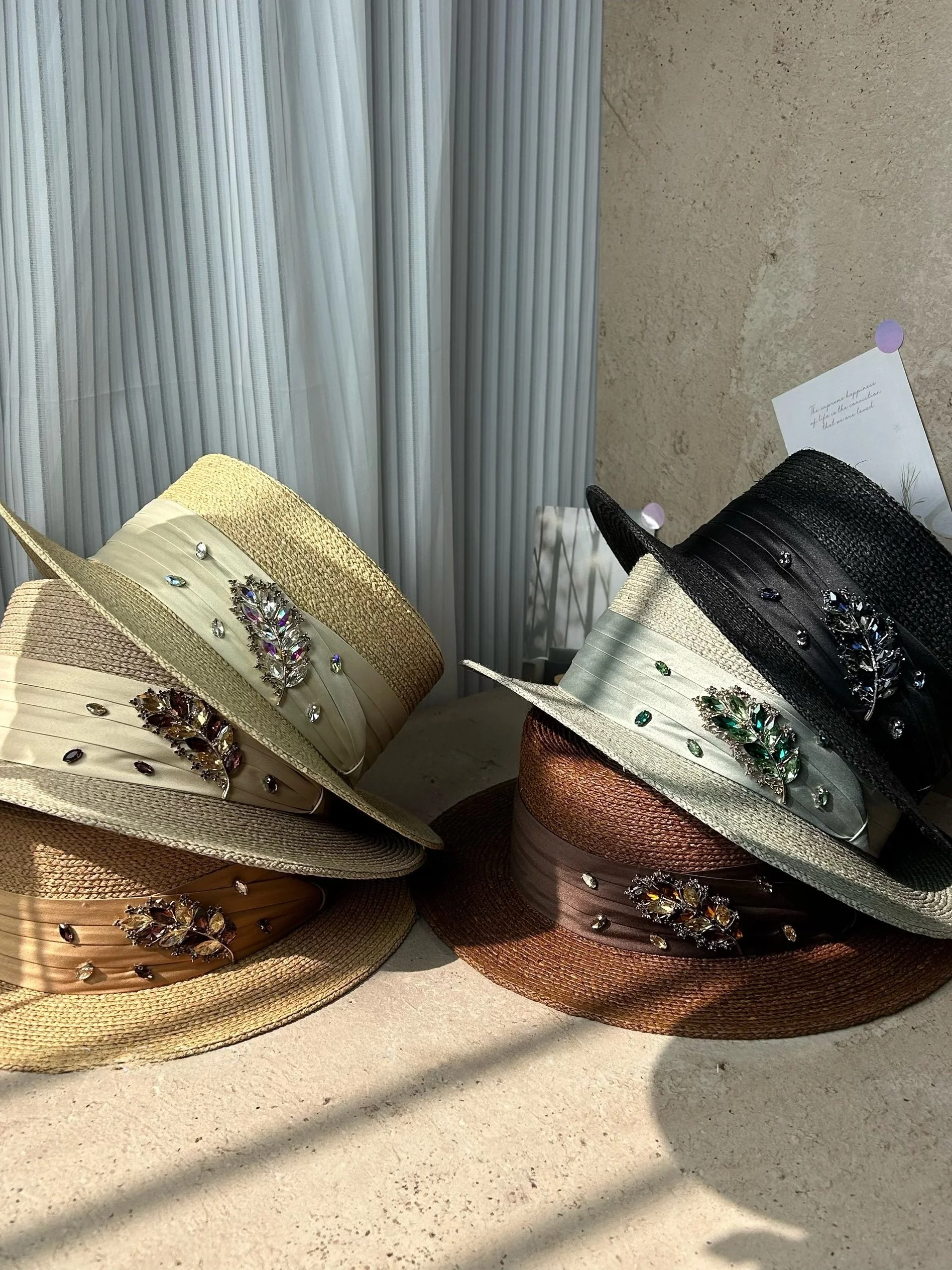 luxury-korean-style-women's-straw-hat-pearl-weave-band-sunshade-wide-brim-flat-top-hat-fashionable-casual-spring-hat